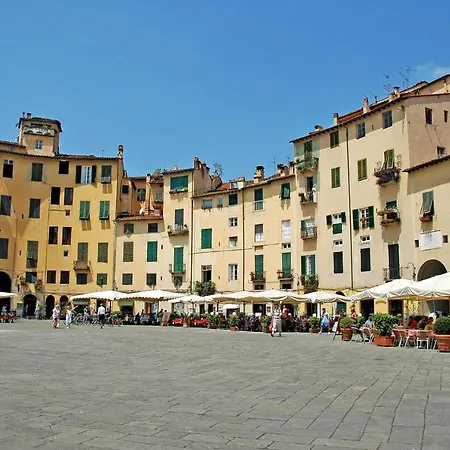 Casa Nausicaa, Piano Terra Nel Cuore Della Citta, Confortevole E Silenzioso Lucca